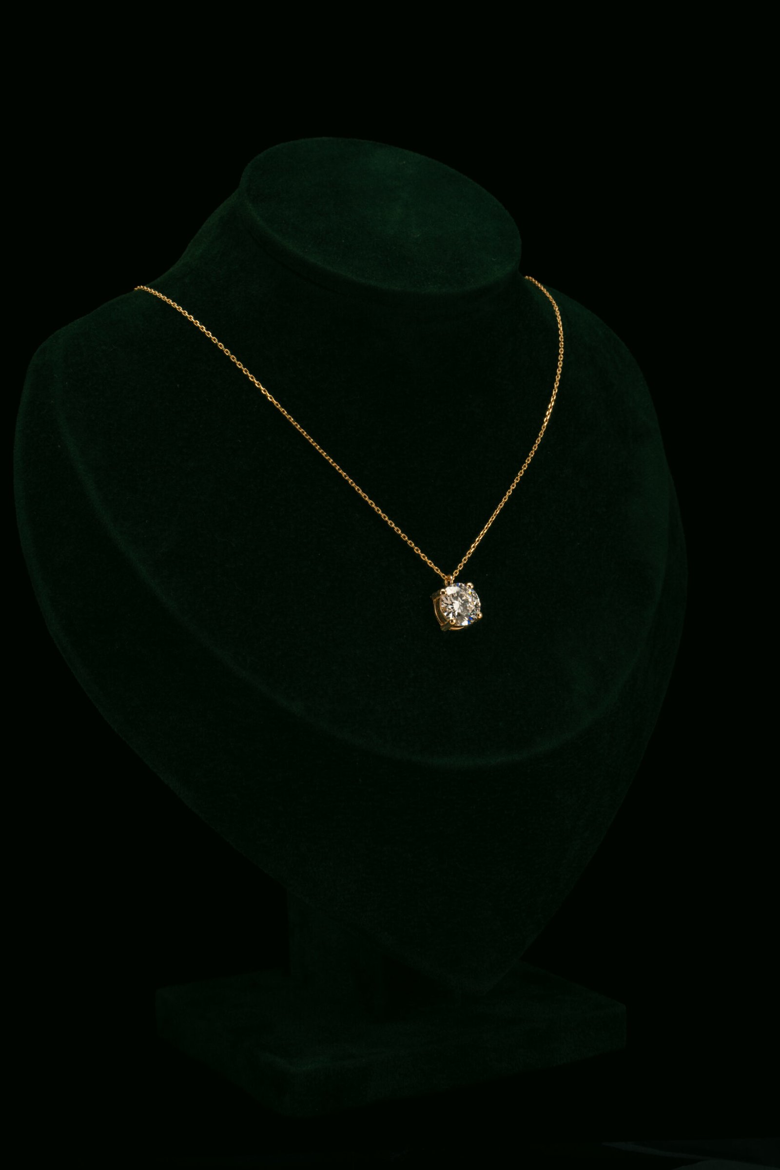Ogrlica s laboratorijskim dijamantom od 2.56 ct