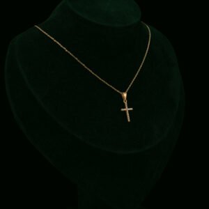 Ogrlica s dijamantnim križem - 16 x 0.01 ct