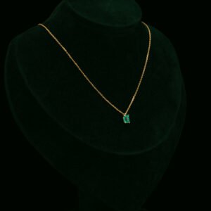 Ogrlica s laboratorijskim smaragdom od 0.55 ct