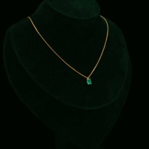 Ogrlica s laboratorijskim smaragdom od 0.41 ct