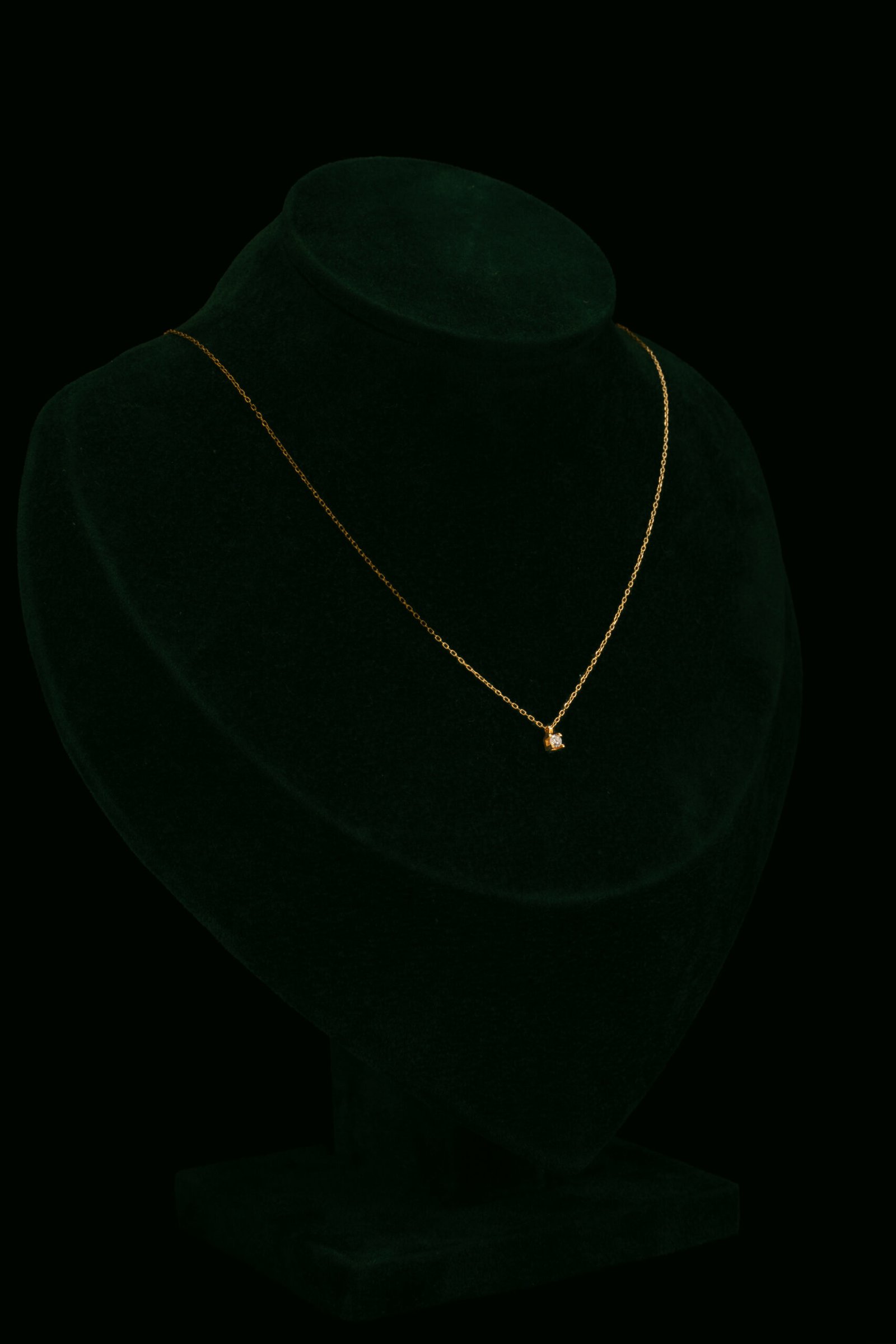 Ogrlica s prirodnim dijamantom od 0.05 ct