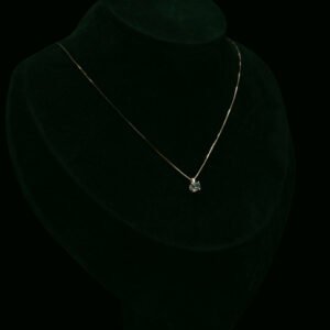 Ogrlica sa safirom od 0.30 ct