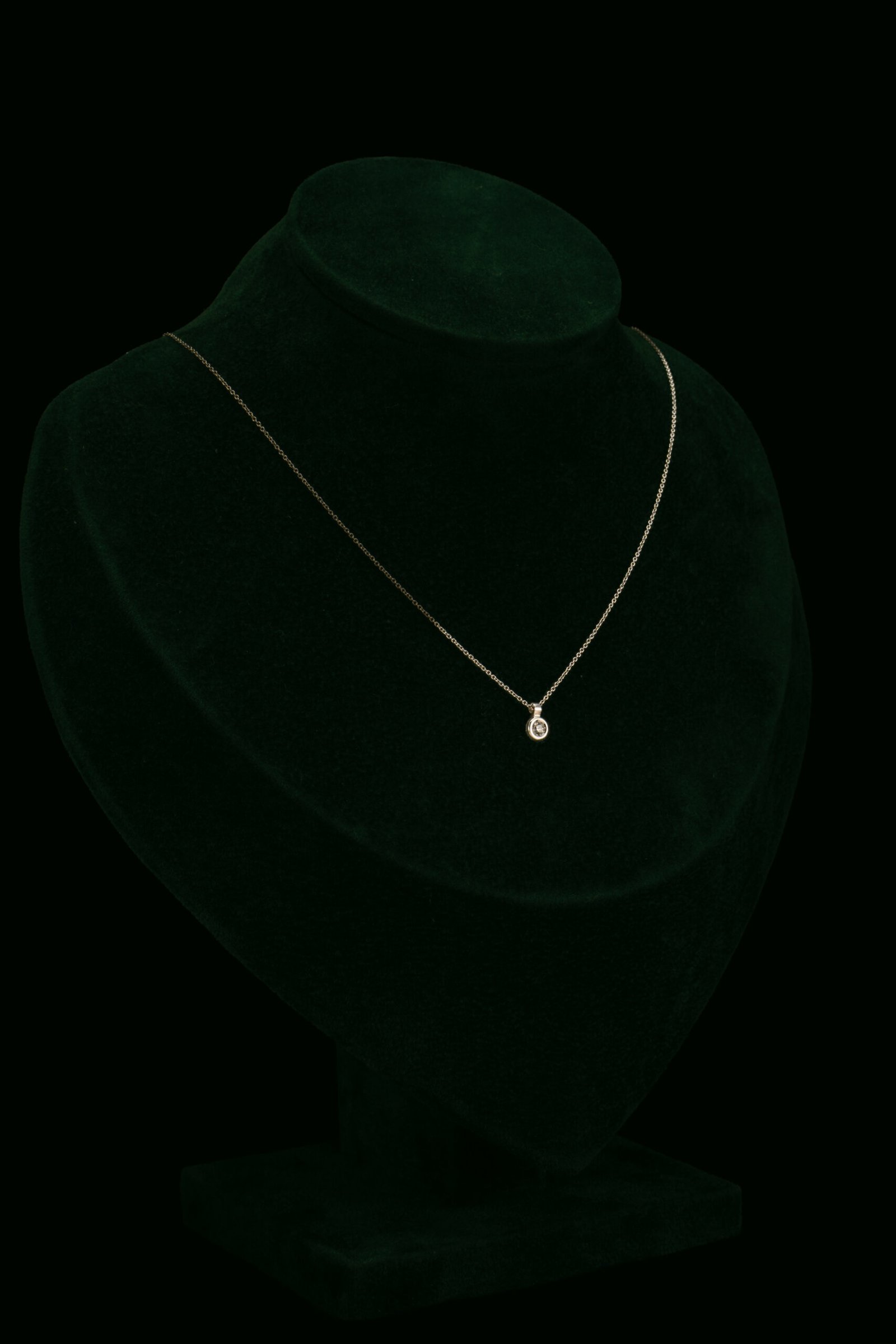 Ogrlica s prirodnim dijamantom od 0.07 ct