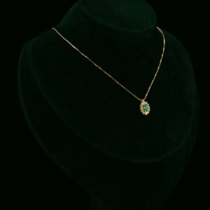 Ogrlica s prirodnim dijamantima i smaragdom od 0.41 ct