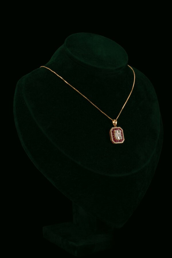 Ogrlica s prirodnim dijamantima i rubinima od 0.80 ct