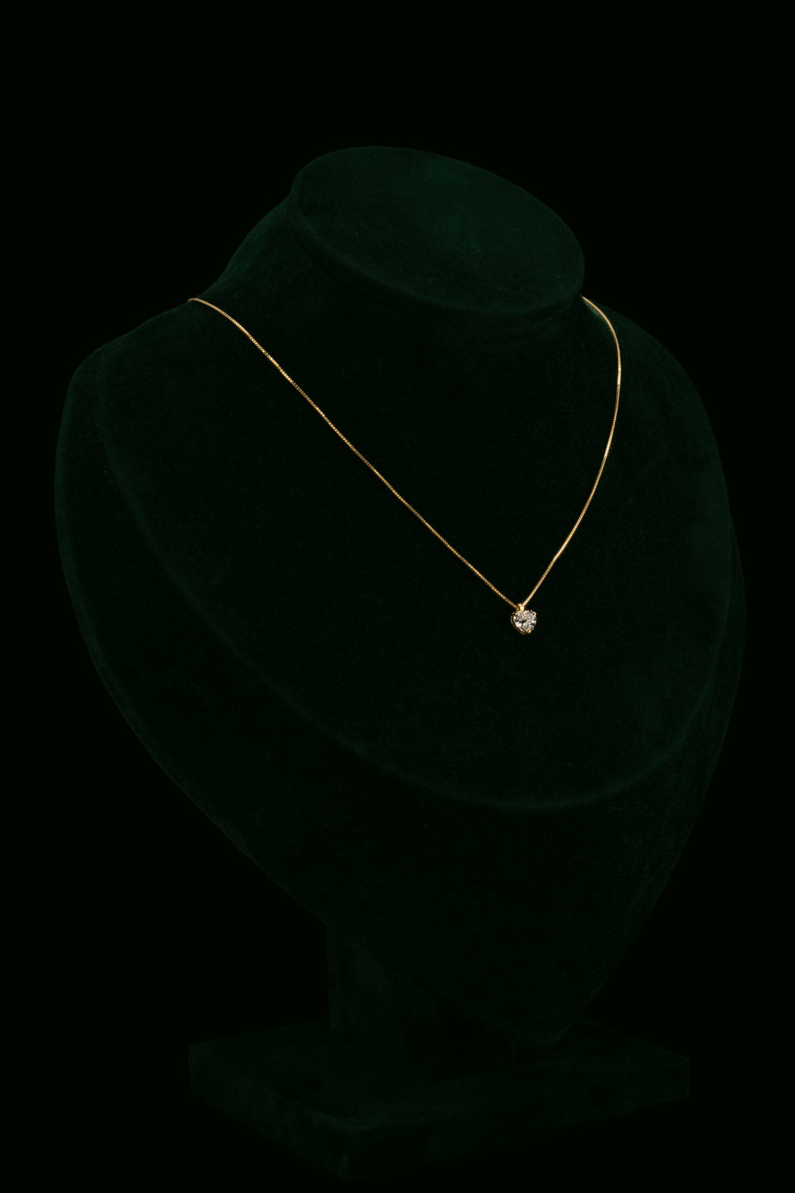 Ogrlica s prirodnim dijamantima od 0.09 ct