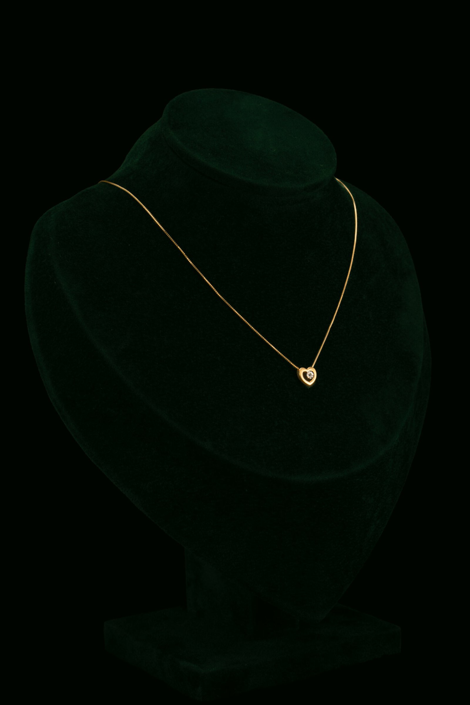 Ogrlica s prirodnim dijamantom od 0.008 ct