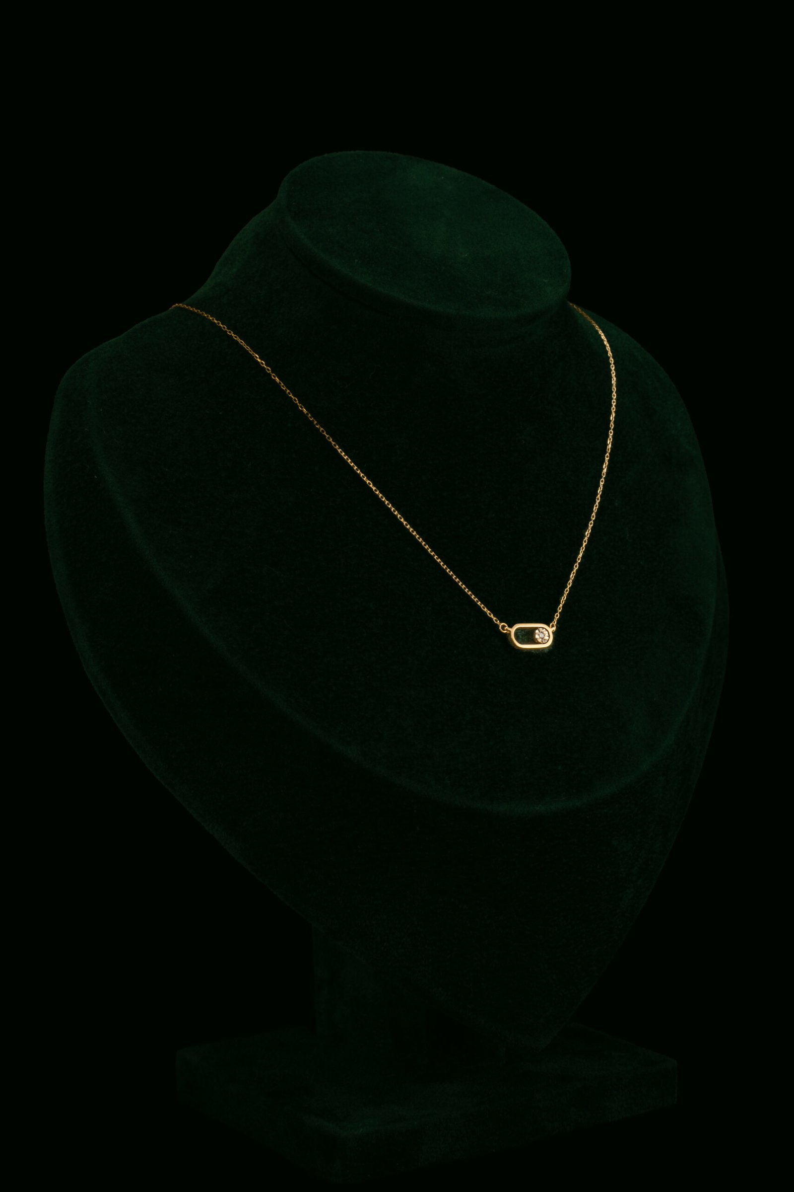 Ogrlica s prirodnim dijamantom od 0.015 ct