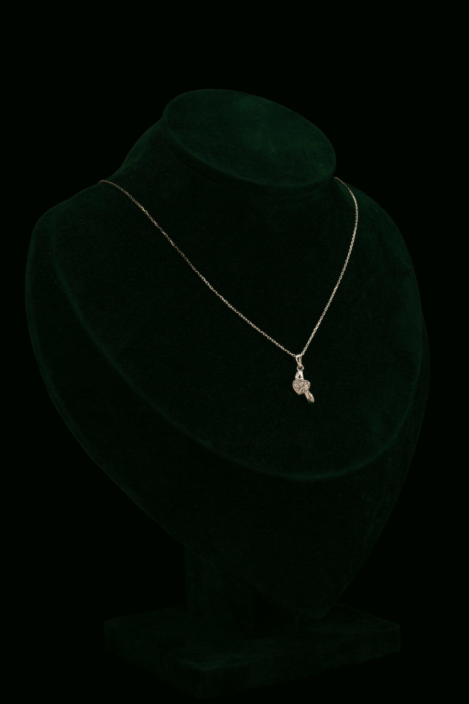 Ogrlica s prirodnim dijamantima od 0.10 ct