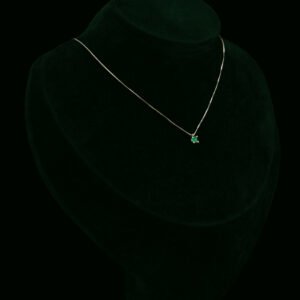 Ogrlica sa smaragdom od 0.10 ct