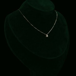 Ogrlica s prirodnim dijamantom od 0.05 ct