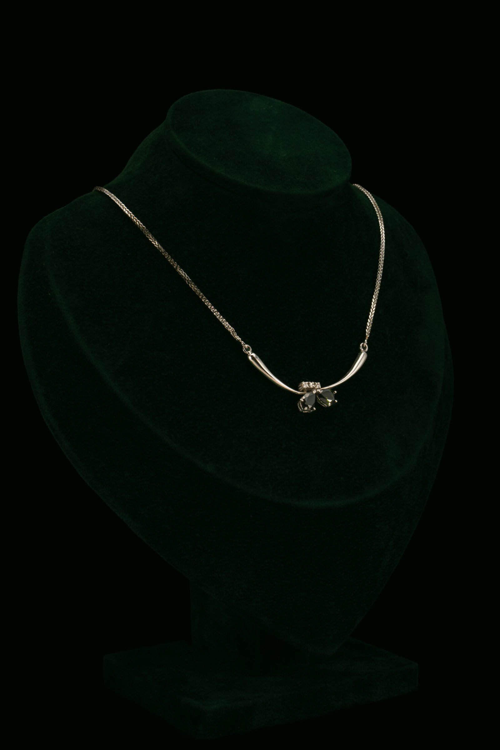 Ogrlica s prirodnim dijamantima i turmalinom od 1.00 ct