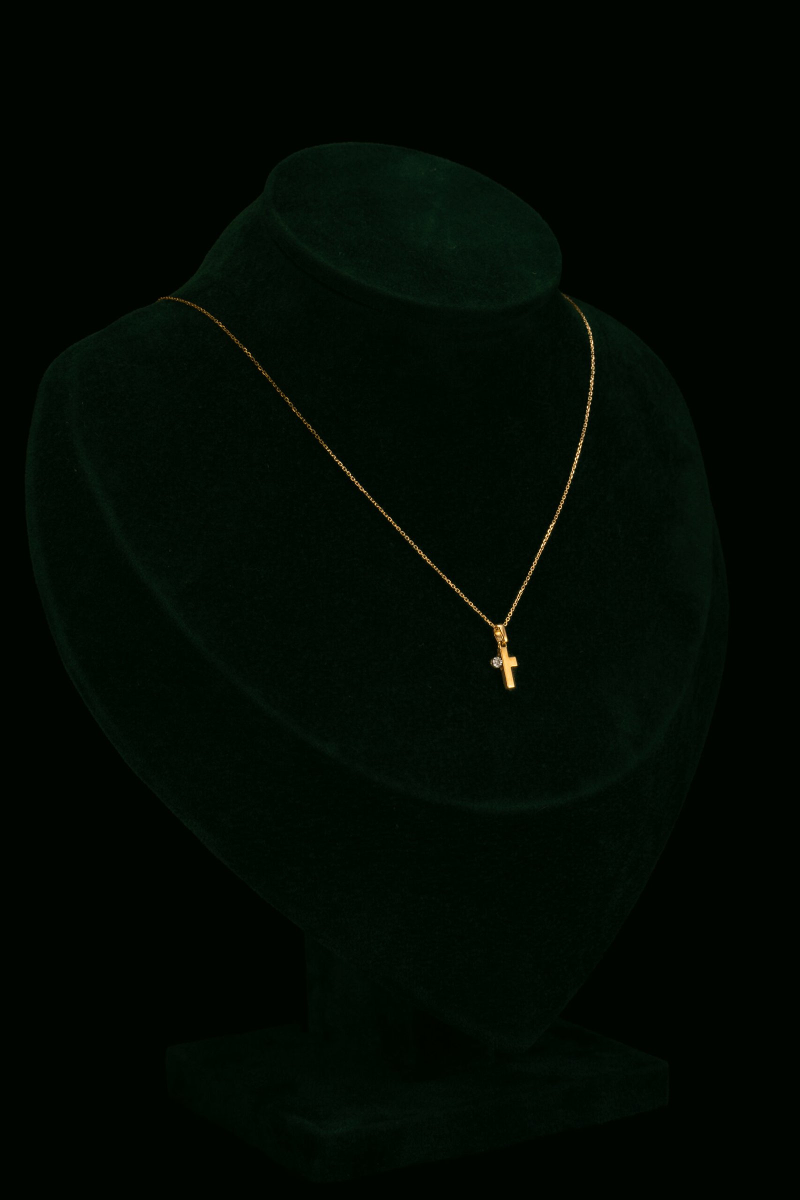 Ogrlica s prirodnim dijamantom od 0.005 ct
