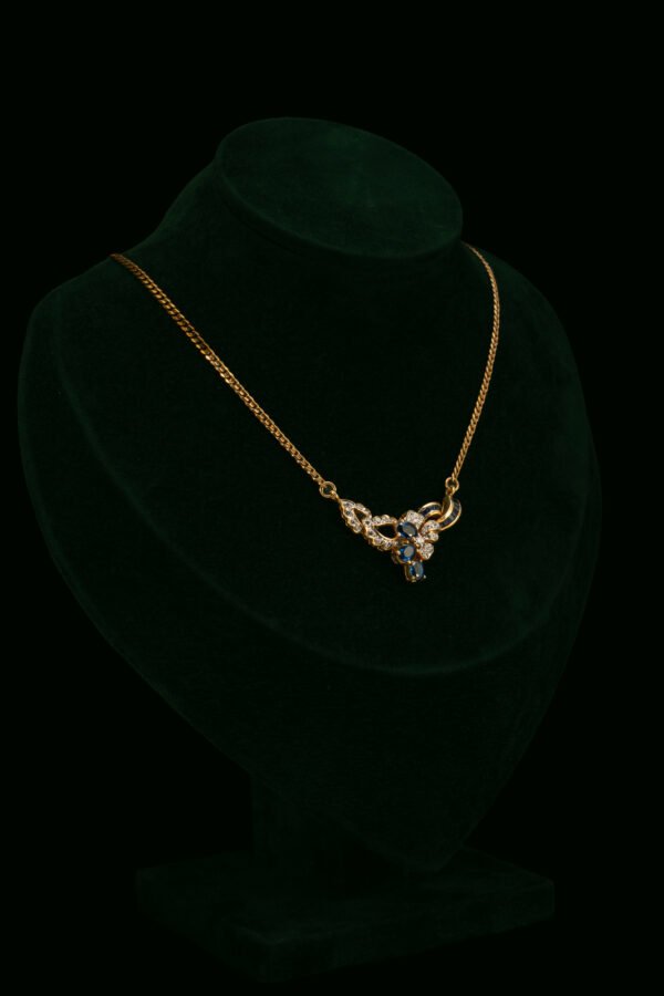 Ogrlica s prirodnim dijamantima i safirima od 3.20 ct
