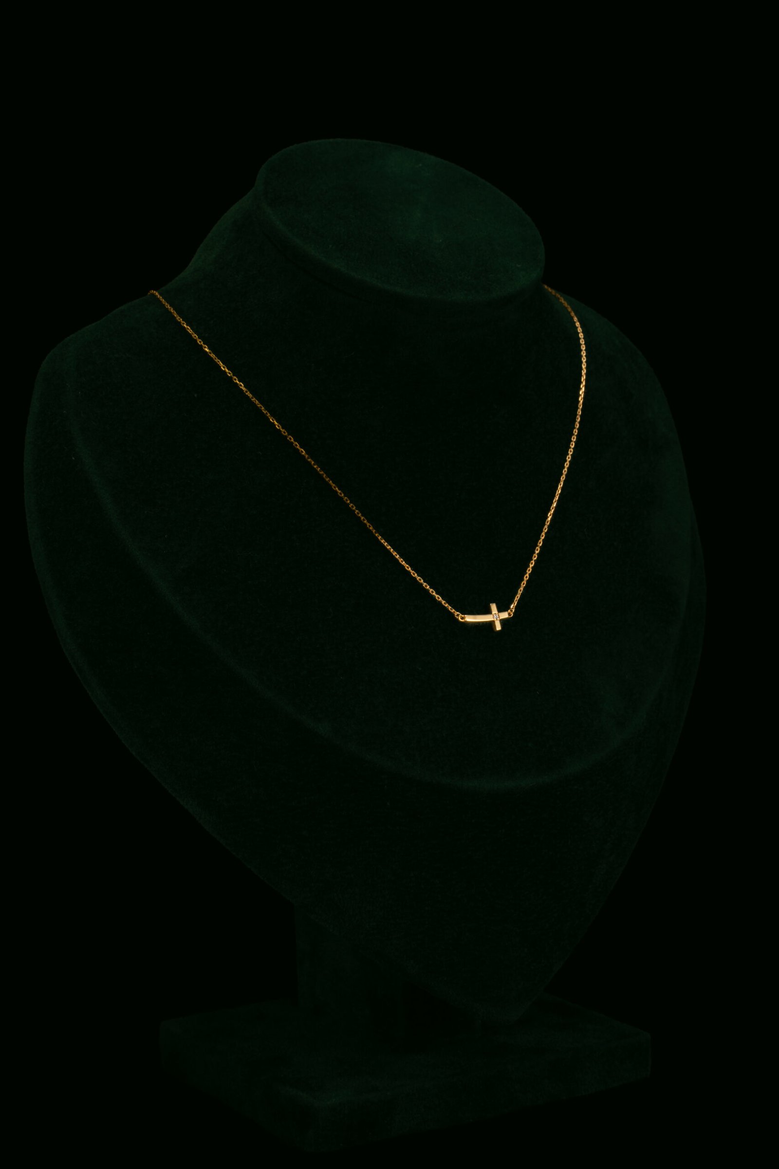 Ogrlica s prirodnim dijamantom od 0.005 ct