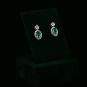 Naušnice s prirodnim dijamantima i smaragdima od 1.00 ct