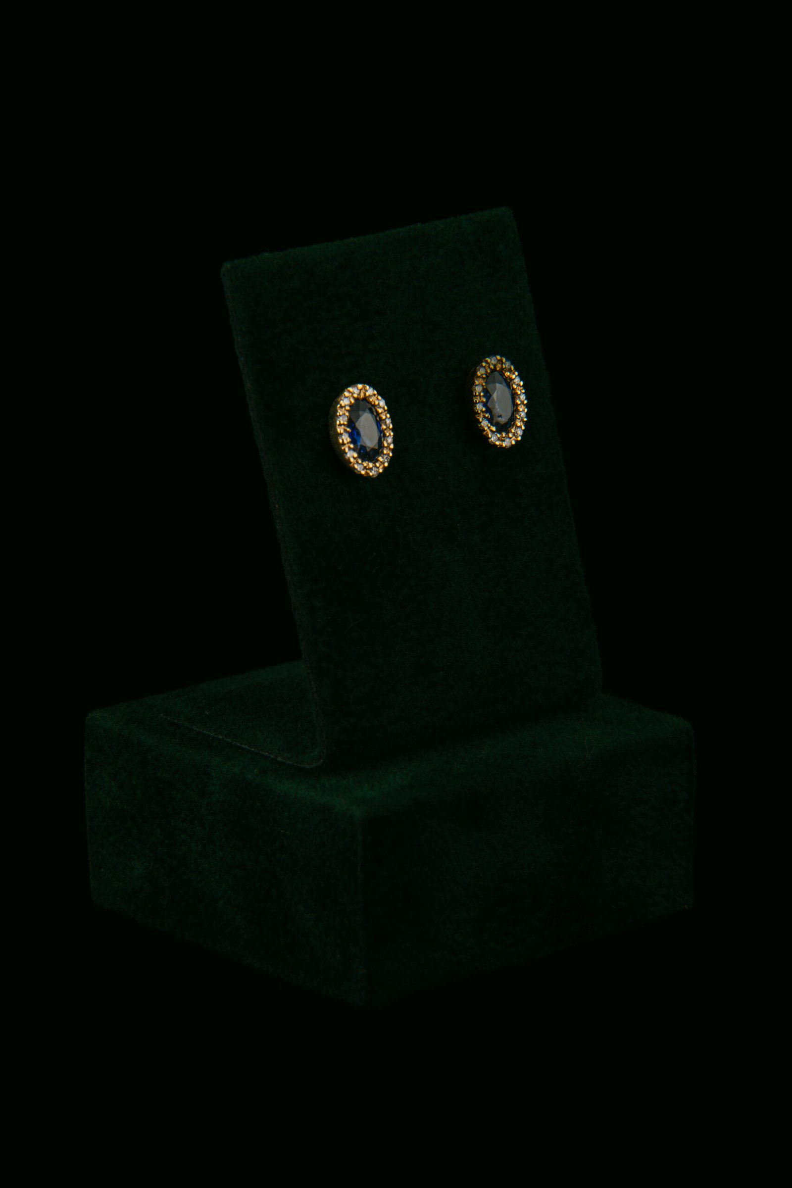 Naušnice s prirodnim dijamantima i safirima od 1.20 ct