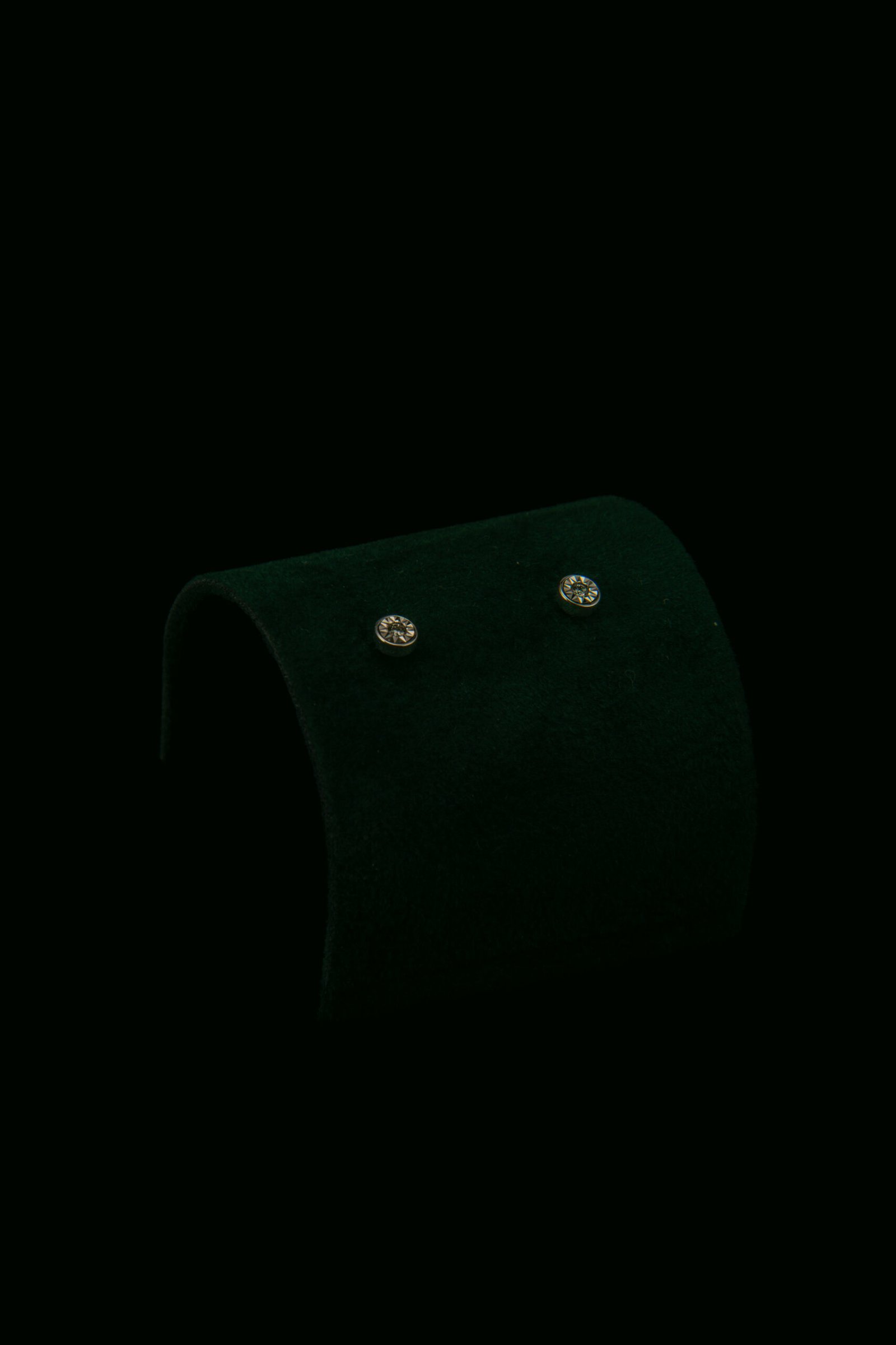 Naušnice s prirodnim dijamantima od 0.03 ct