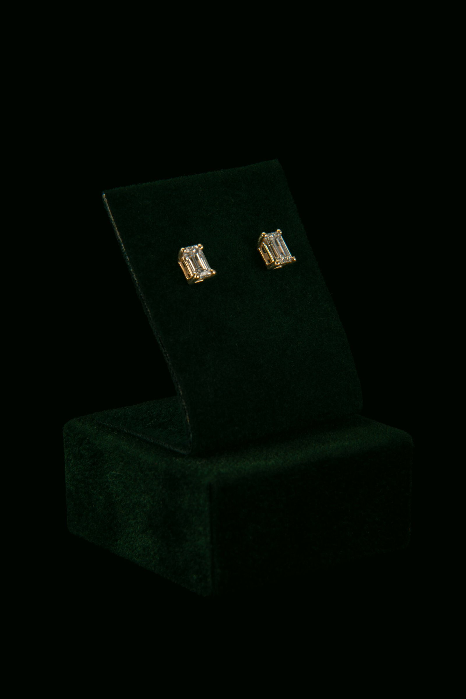 Naušnice s laboratorijskim dijamantima od 2x0.51 ct