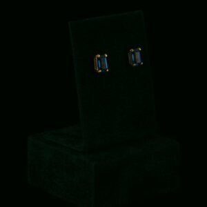 Naušnice s laboratorijskim safirima od 0.50 ct