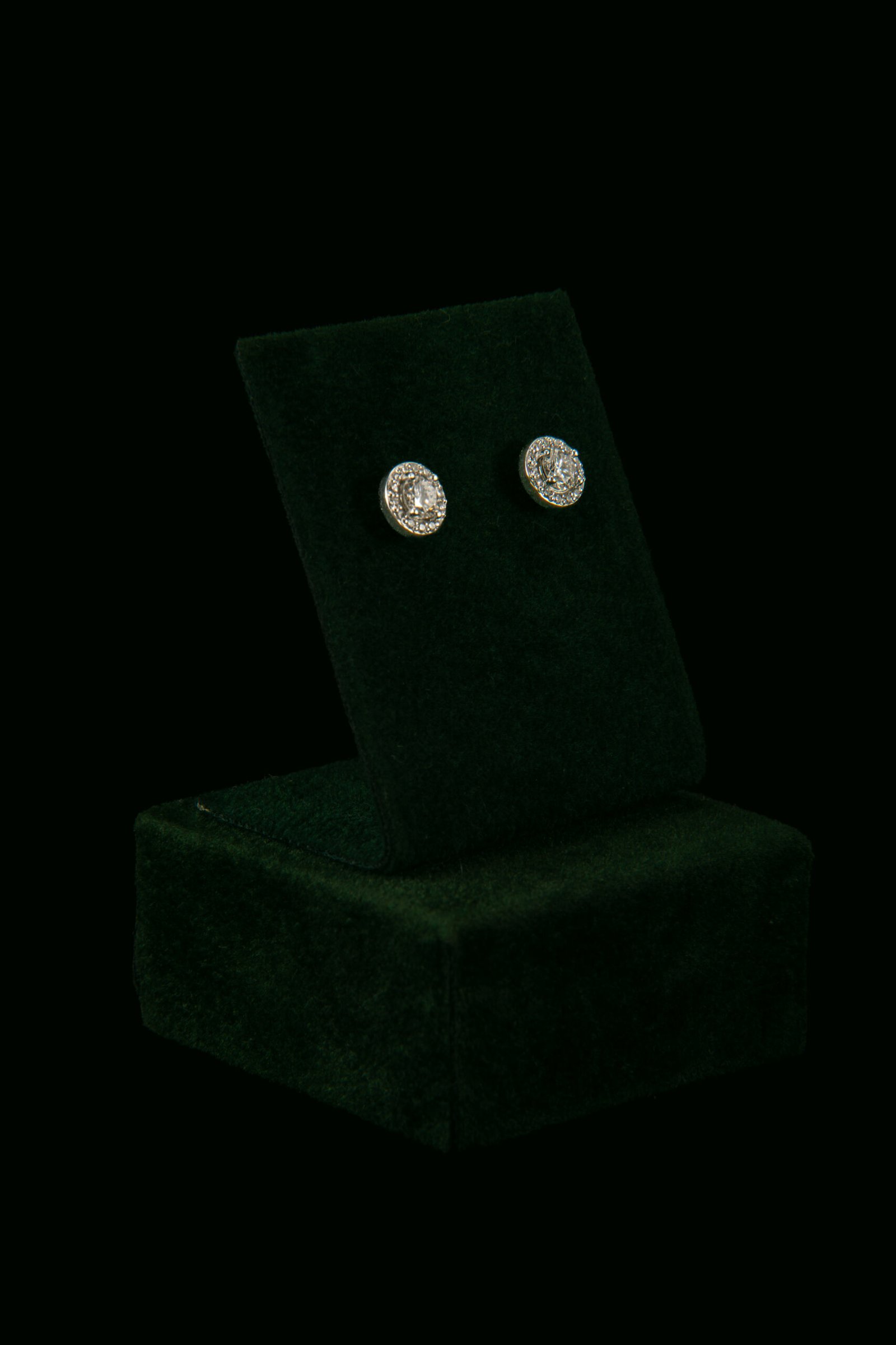 Naušnice s prirodnim dijamantima od 0.58 ct