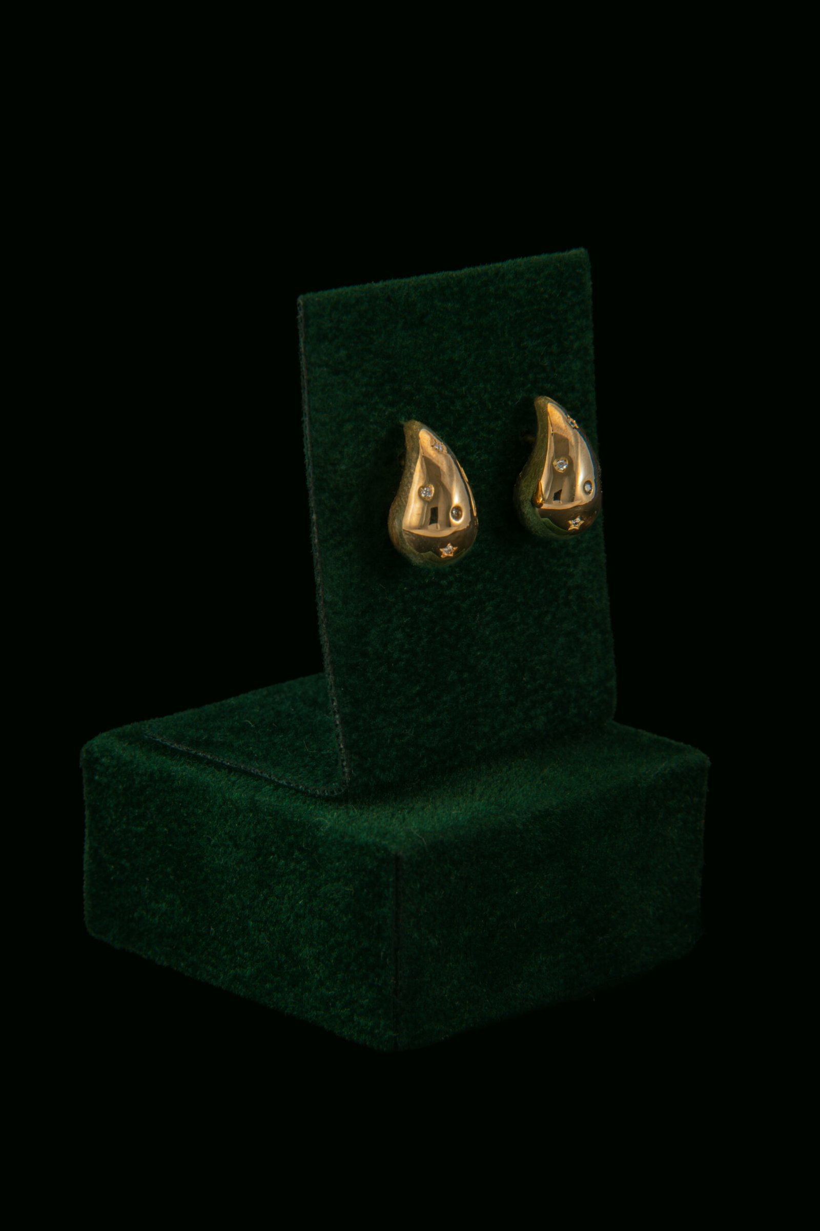 Naušnice s prirodnim dijamantima od 0.07 ct
