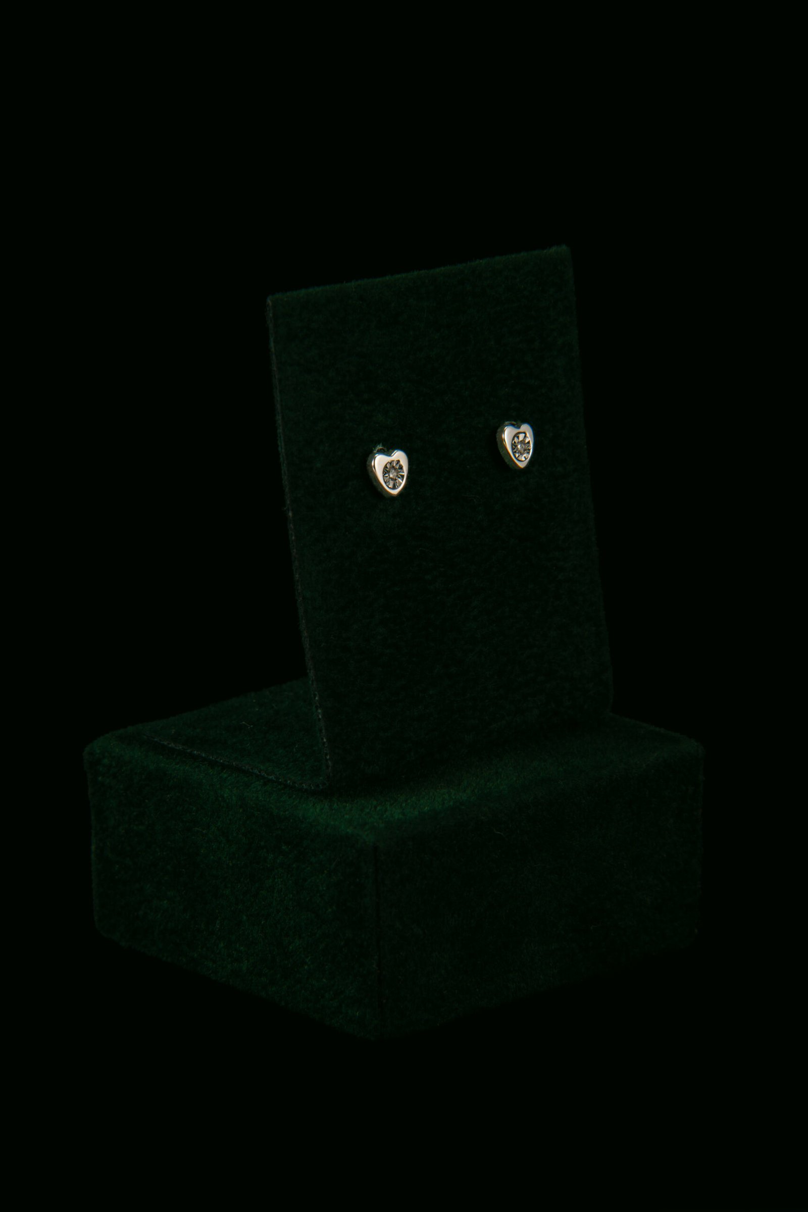 Naušnice s prirodnim dijamantima od 0.016 ct