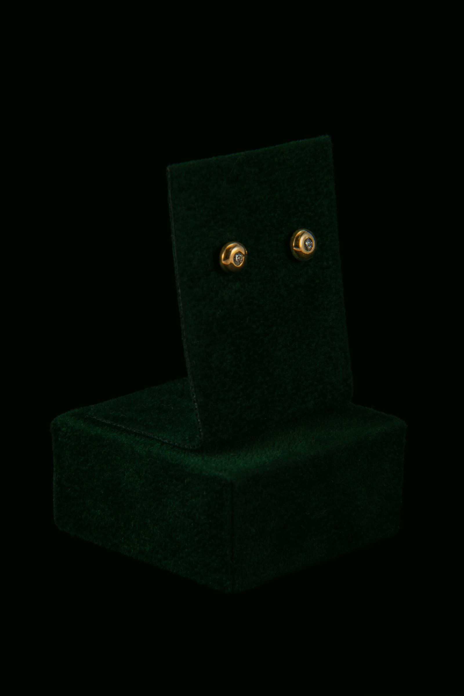 Naušnice s prirodnim dijamantima od 0.08 ct