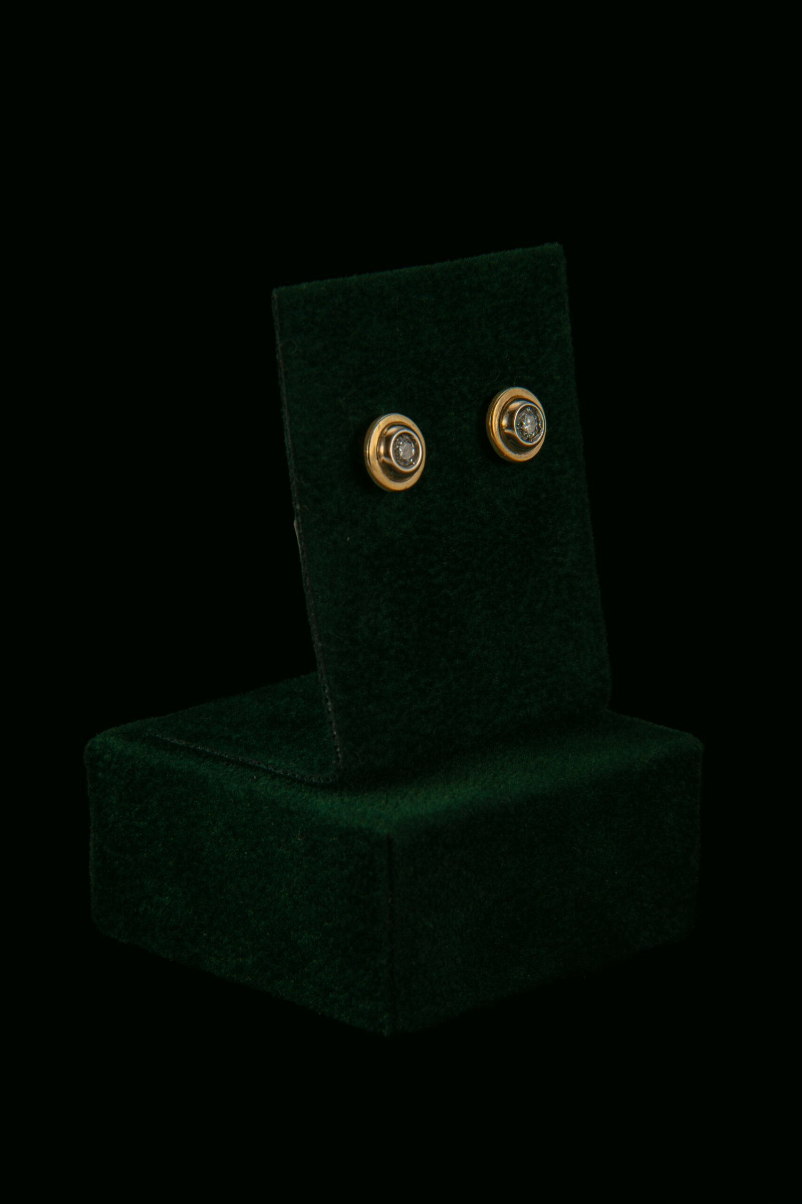 Naušnice s prirodnim dijamantima od 0.20 ct