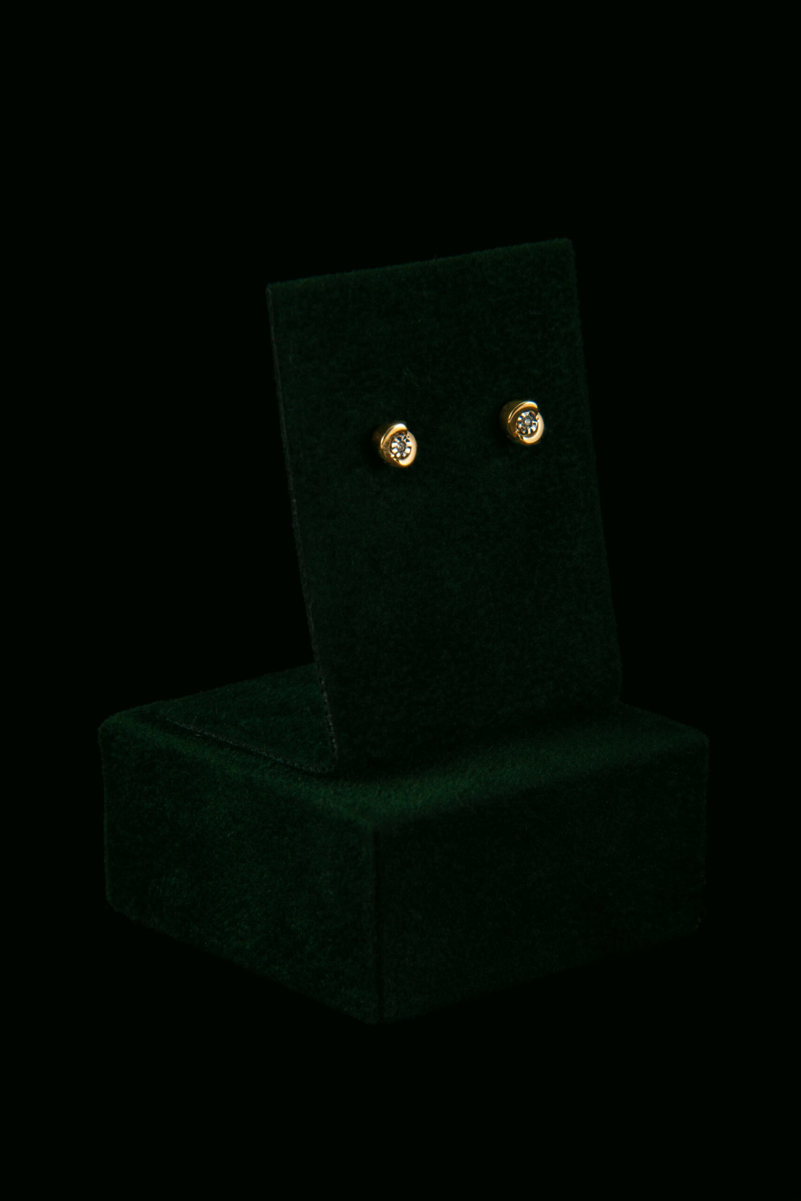 Naušnice s prirodnim dijamantima od 0.01 ct