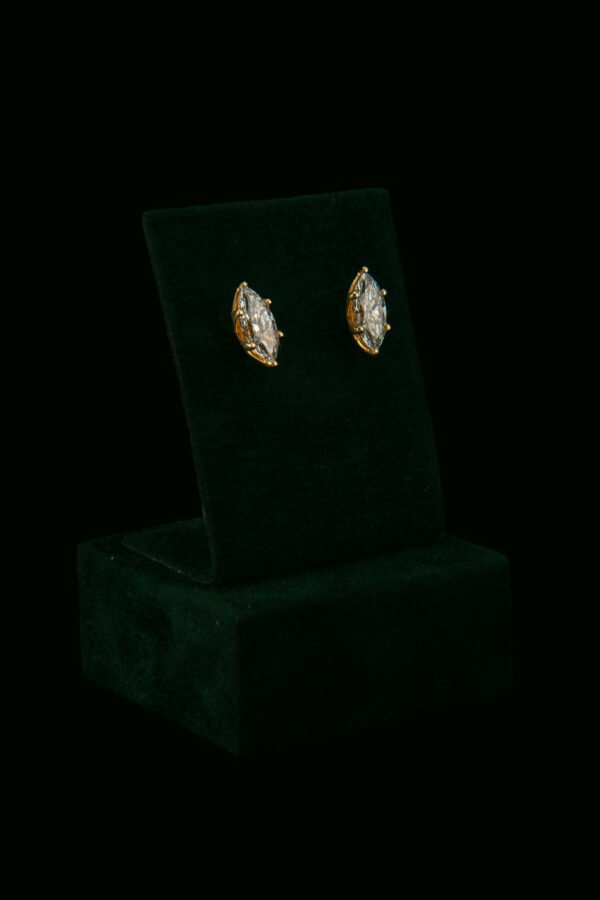 Naušnice s laboratorijskim dijamantima od 2x1.03 ct