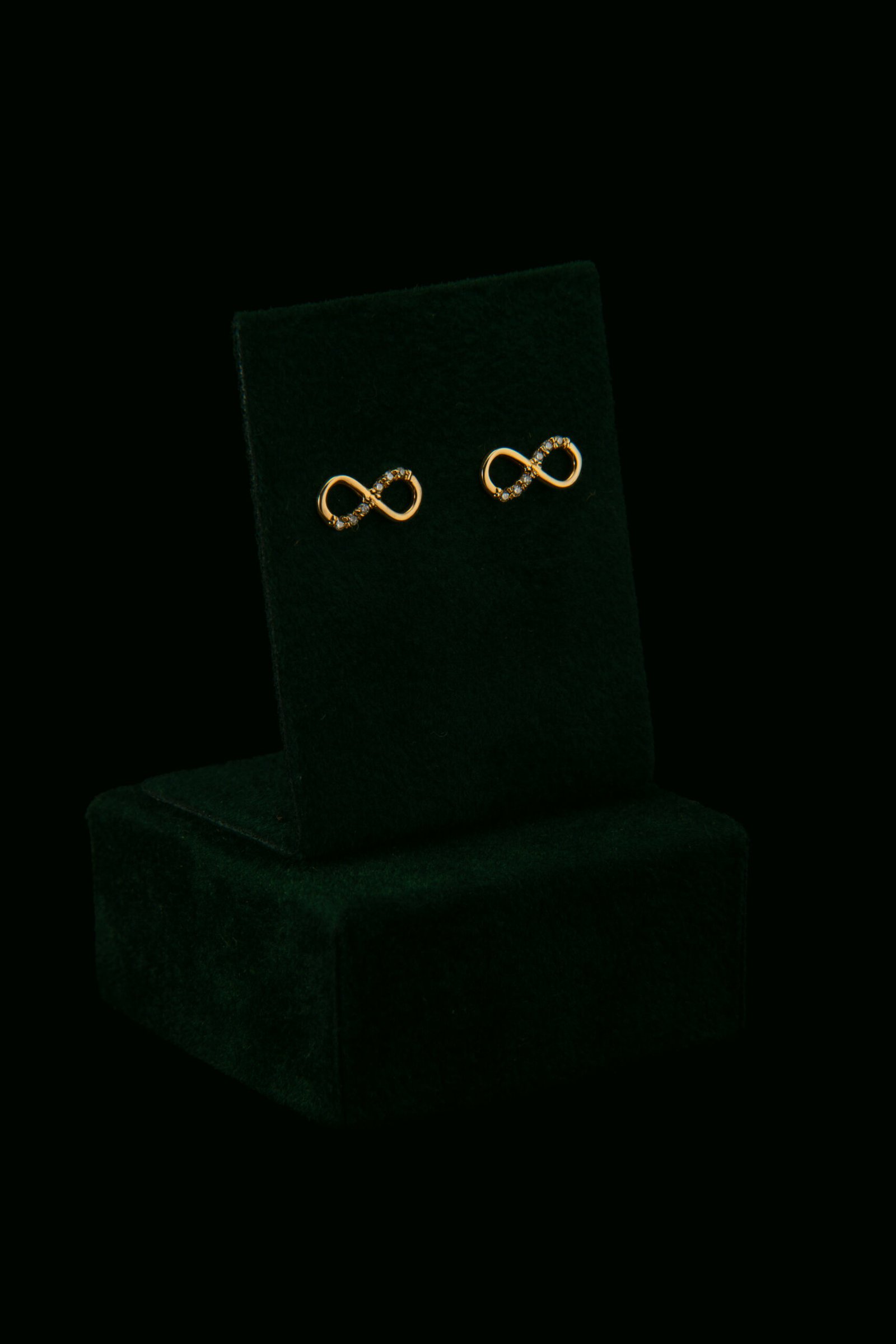 Naušnice s prirodnim dijamantima od 0.01 ct