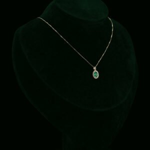 Ogrlica s prirodnim dijamantima i smaragdom od 0.38 ct