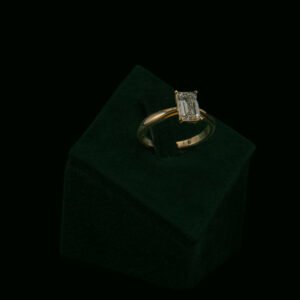 Prsten s laboratorijskim dijamantom od 1.07 ct