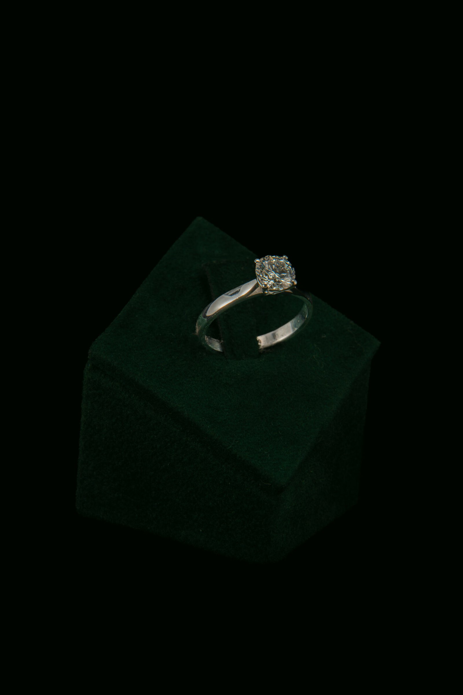 Prsten s laboratorijskim dijamantom od 1.10 ct