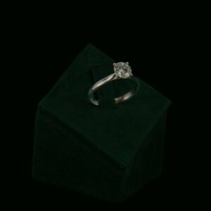 Prsten s laboratorijskim dijamantom od 1.04 ct