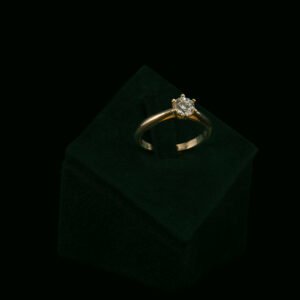 Prsten s laboratorijskim dijamantom od 0.61 ct
