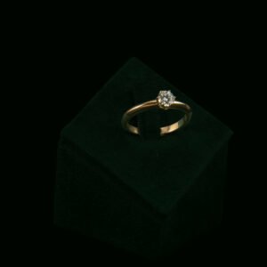 Prsten s laboratorijskim dijamantom od 0.40 ct