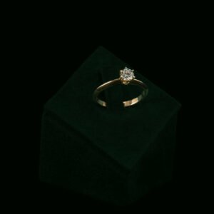 Prsten s laboratorijskim dijamantom od 0.41 ct