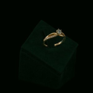 Prsten s laboratorijskim dijamantima od 0.51 ct