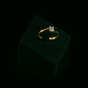 Zaručnički prsten s prirodnim dijamantom od 0.28 ct