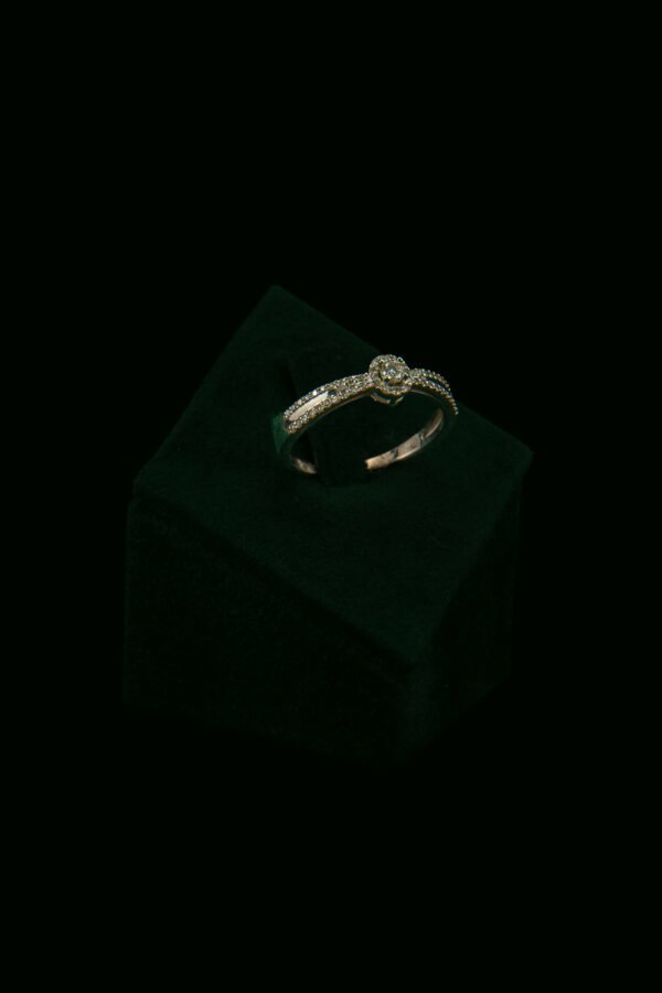 Prsten s prirodnim dijamantima od 0.43 ct