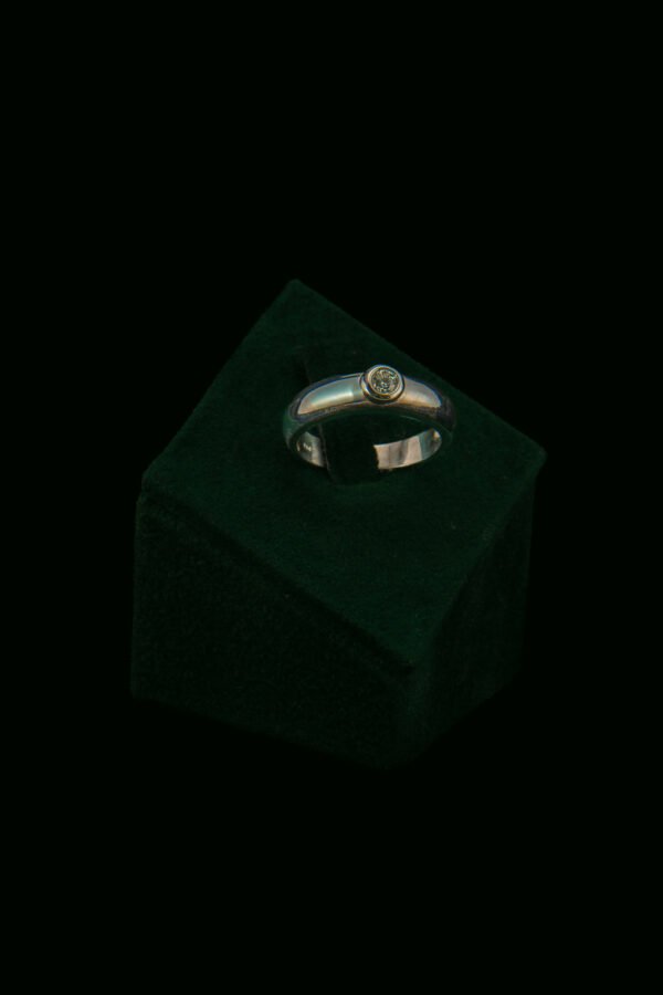 Prsten s prirodnim dijamantom od 0.17 ct