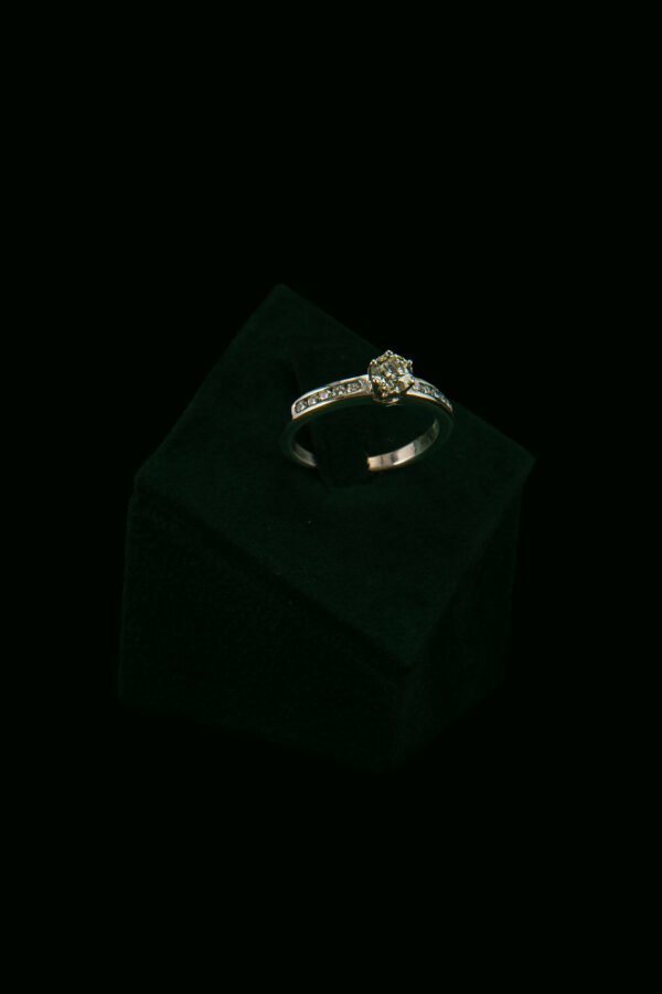 Prsten s prirodnim dijamantima od 0.55 ct
