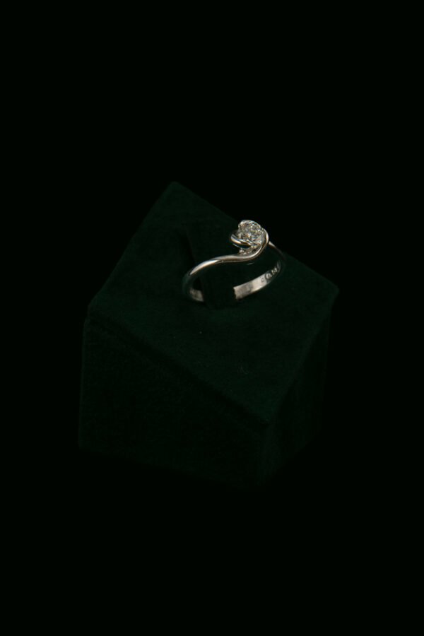Prsten s prirodnim dijamantom od 0.50 ct