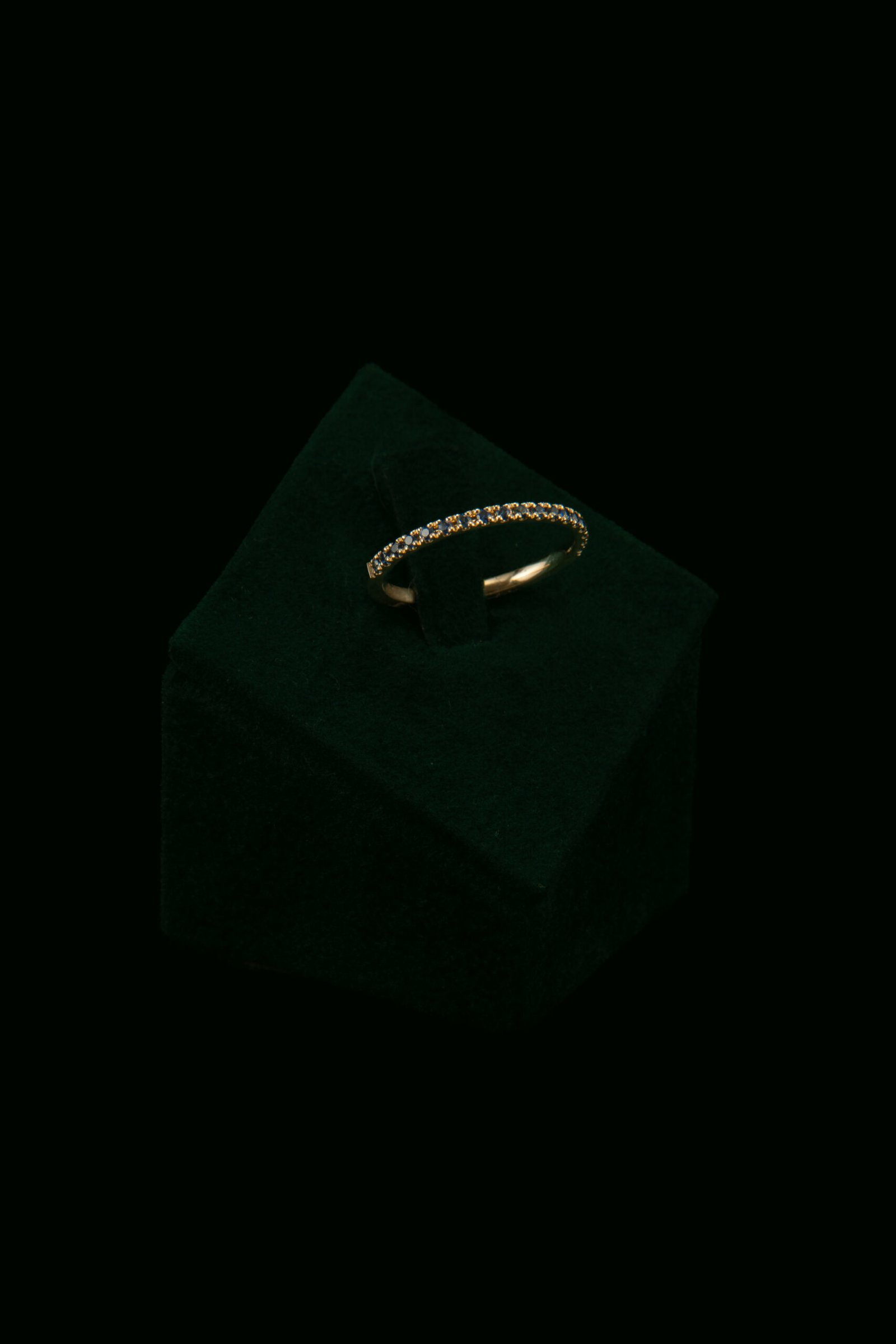 Prsten sa safirima od 0.15 ct