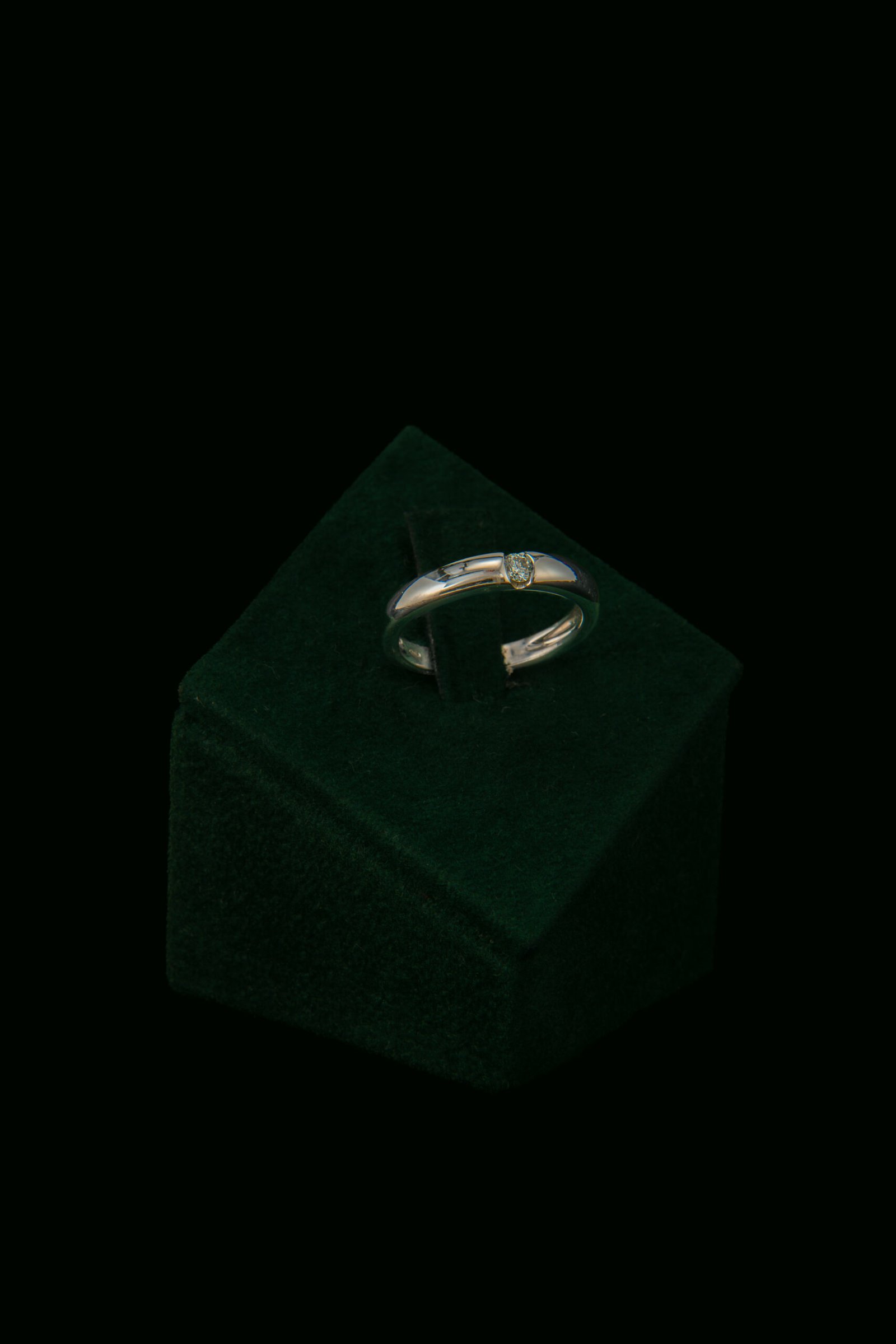 Prsten s prirodnim dijamantom od 0.08 ct