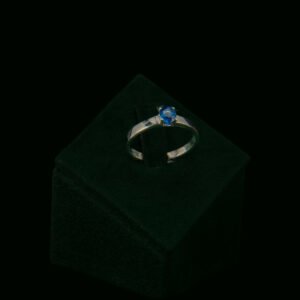 Prsten sa safirom od 0.46 ct