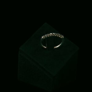Prsten s prirodnim crnim dijamantima od 0.23 ct