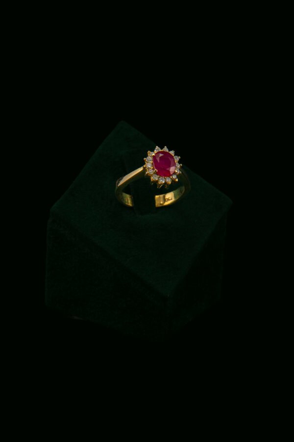 Prsten s prirodnim dijamantima i rubinom od 1.50 ct
